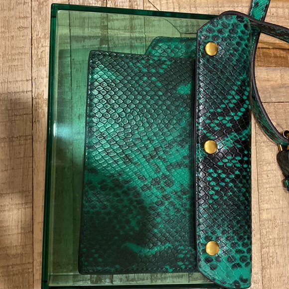 Banana Republic Clutch. - Picture 2 of 5